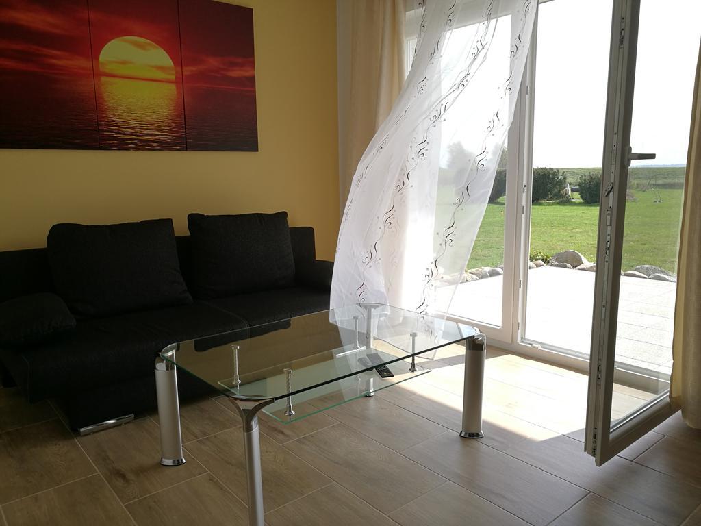 Lucys Haus 1 "Am Peeneblick" พีเนมุนเดอ ภายนอก รูปภาพ