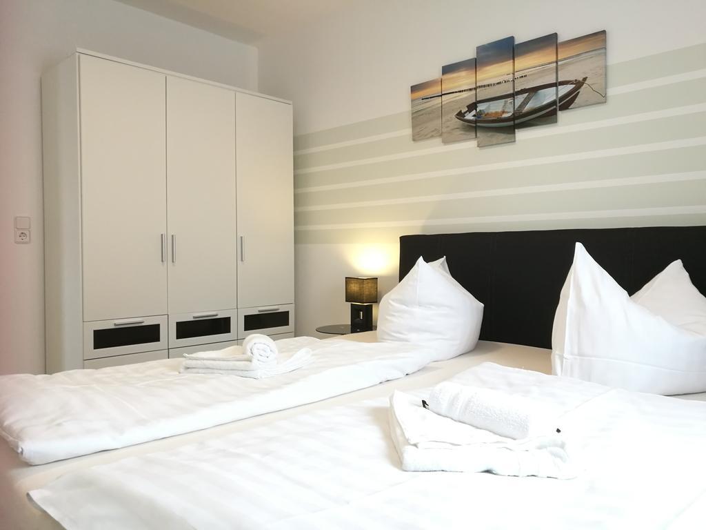 Lucys Haus 1 "Am Peeneblick" พีเนมุนเดอ ภายนอก รูปภาพ